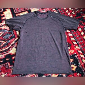 Lululemon Men’s Fitted T-shirt Maroon And Black Heathered Sz Large EUC!
